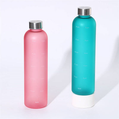 comprar Gradiente elegante de grande capacidade de desporto de exterior garrafa de água de plástico congelado 1 litro 1000 ml garrafa de bebida livre de BPA cofre com tampa de cobre online manufacture