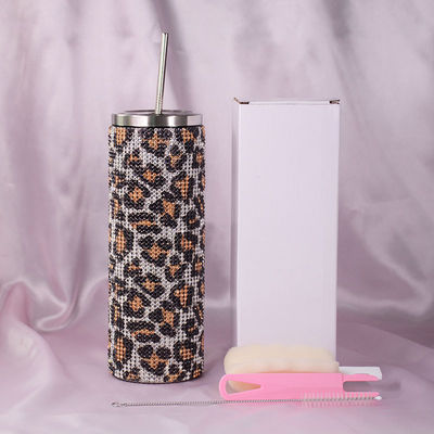 comprar Bottle de água de plástico personalizado de 20 oz Bling Rhinestone Tumbler Bottle de água com alça e tampa de parafuso de palha Isolamento de parede dupla online manufacture