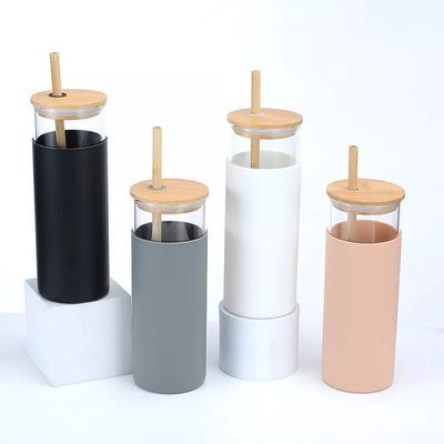 comprar Design reutilizável 20oz 17oz garrafa de água residencial de vidro sumo tumbler garrafa de vidro de beber com manga de silicone Eco-friendly Estilo online manufacture