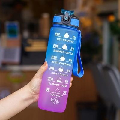 comprar Bottle de bebida livre de BPA de 32 oz grande e à prova de vazamento Marcador de tempo motivacional Bottle de água com palha para fitness e entusiastas do ar livre online manufacture