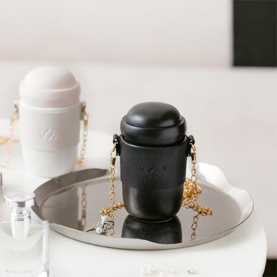 comprar Estilo cerâmica garrafa de água corpo cerâmica cor de ouro cor de corrente de correia design moderno estilo versátil perfeito para o dia a dia online manufacture