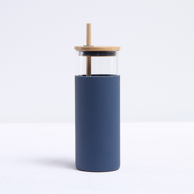 comprar Cor clara portátil robusto de silicone revestido de vidro garrafa de água de vidro bebendo tumbler com palha e tampa de bambu logotipo personalizado design elegante online manufacture