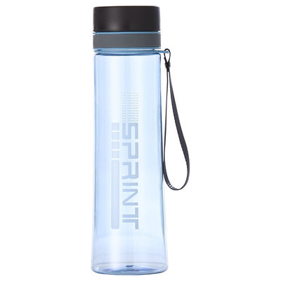 Logotipo personalizado Garrafa de água de viagem de plástico leve Garrafa de água para esportes ao ar livre 500ml/650ml/750ml/1000ml/1200ml com corda Multifuntcional