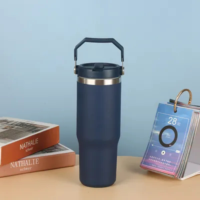 30oz Tubler de aço inoxidável garrafa de água à vácuo isolada para escritório ou carro copo reutilizável com palha resistente a vazamento flip frio por 12 horas ou congelado por 2 dias